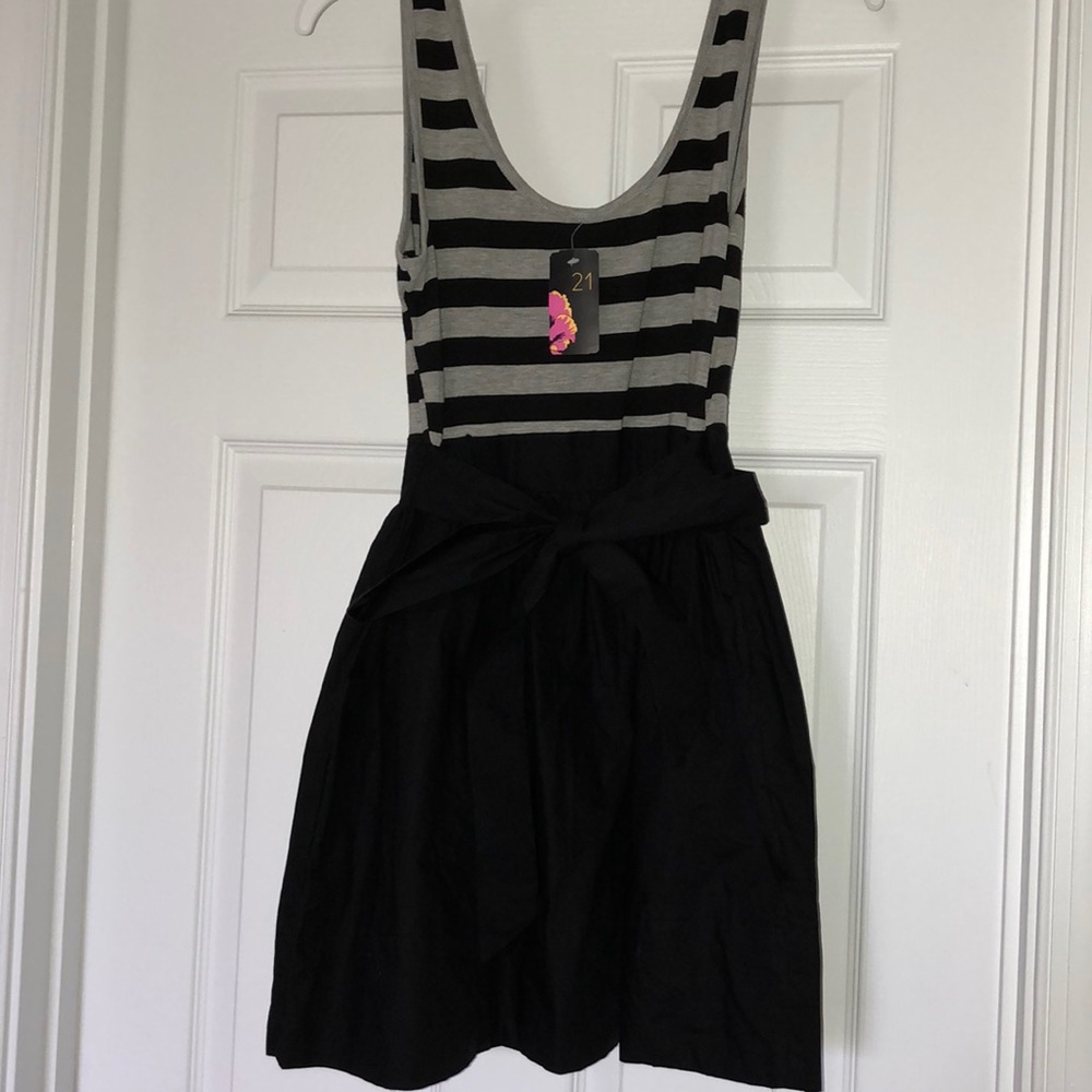 ADORABLE and super comfortable Forever 21 Dress!❤️